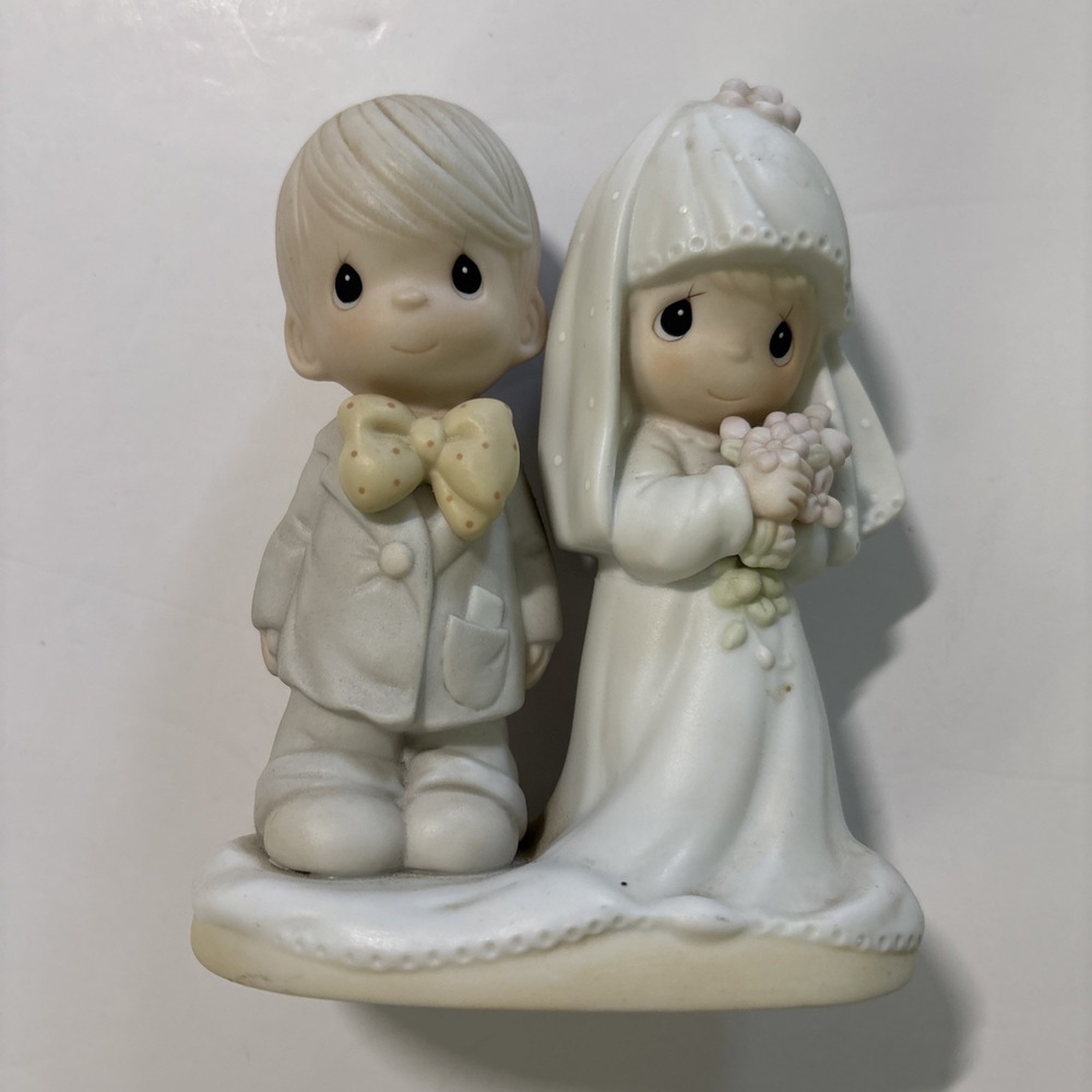 Vintage 1979 Precious Moments Figurine E-3114 The Lord Bless You Bride And Groom